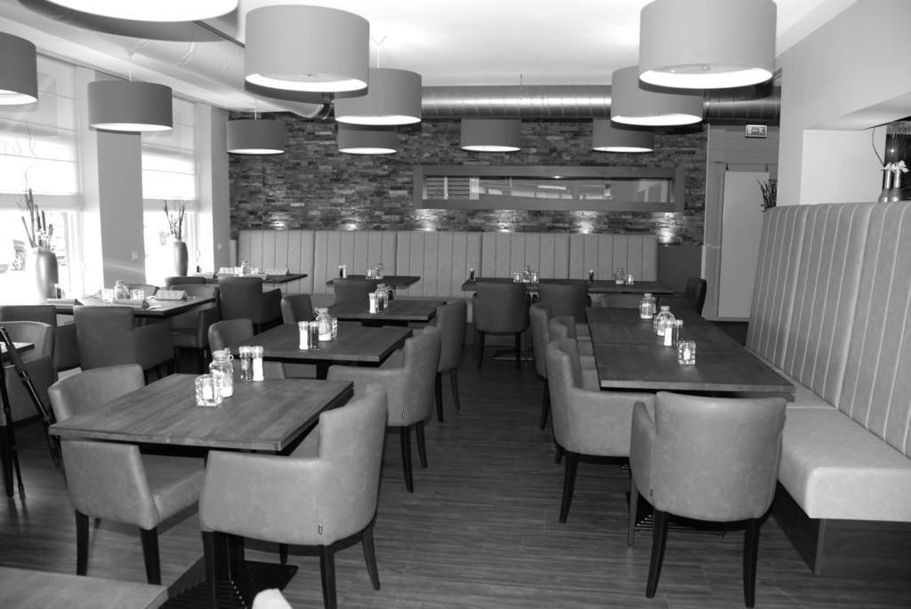 Hotel-Restaurant Thuis! Dinteloord Exteriér fotografie
